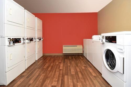 EXTENDED STAY AMERICA CHICAGO - SKOKIE photo 1