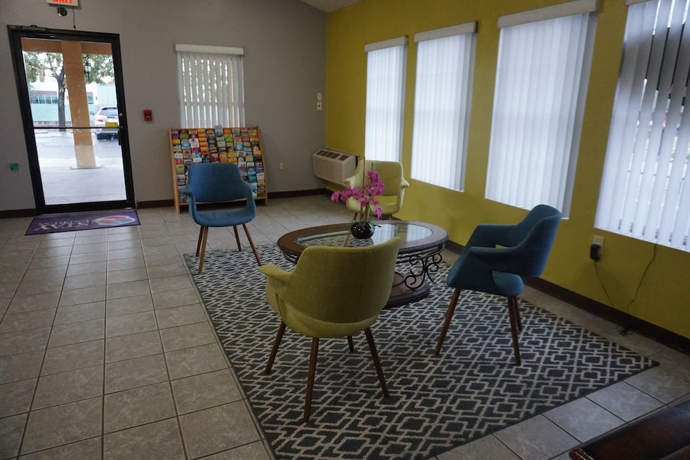 Econo Lodge San Antonio near SeaWorld - Medical Center photo 3