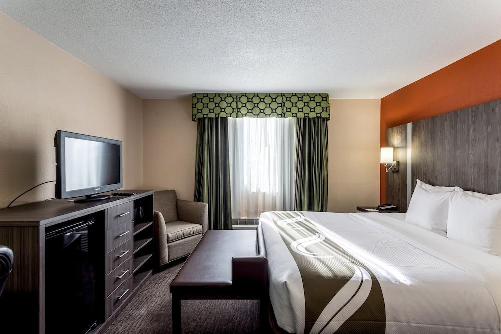 QUALITY INN NASHVILLE DOWNTOWN - STADIUM photo 1