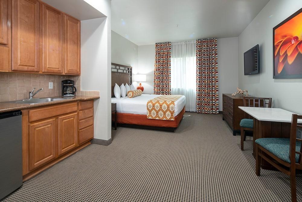 Tahiti All-Suites Vacation Club photo 2