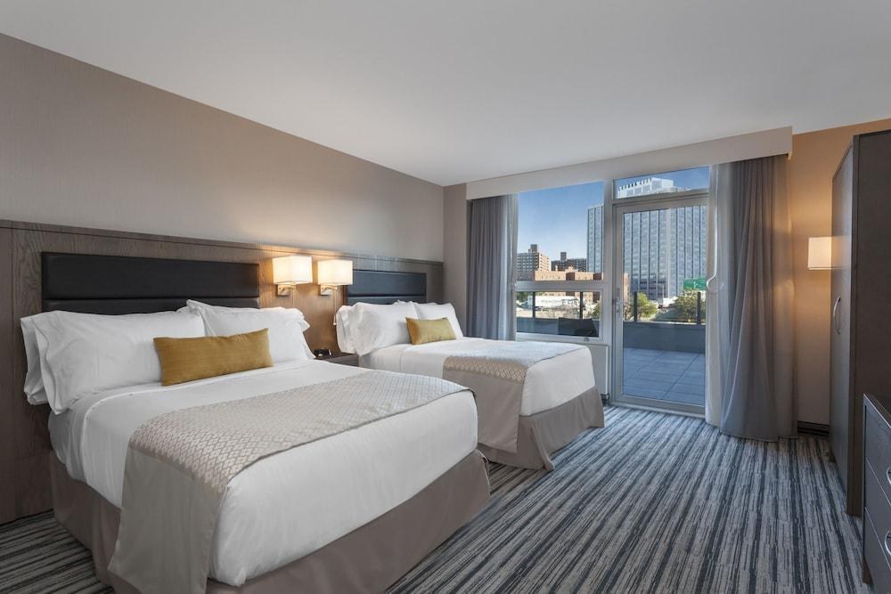 Wyndham Garden LaGuardia South photo 2