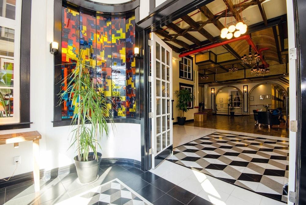 Box House Hotel photo 1