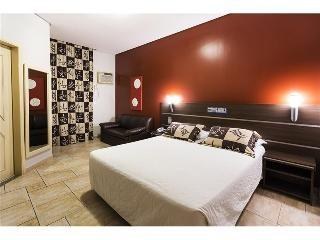 H HOTEL photo 4
