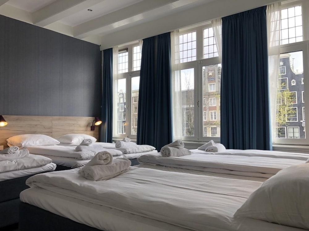 Facade Hotel Amsterdam photo 2