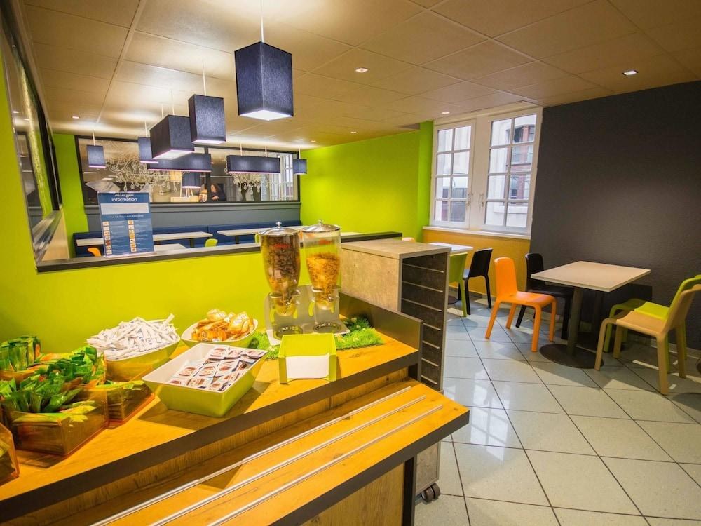 Ibis Budget Marseille Vieux Port photo 4