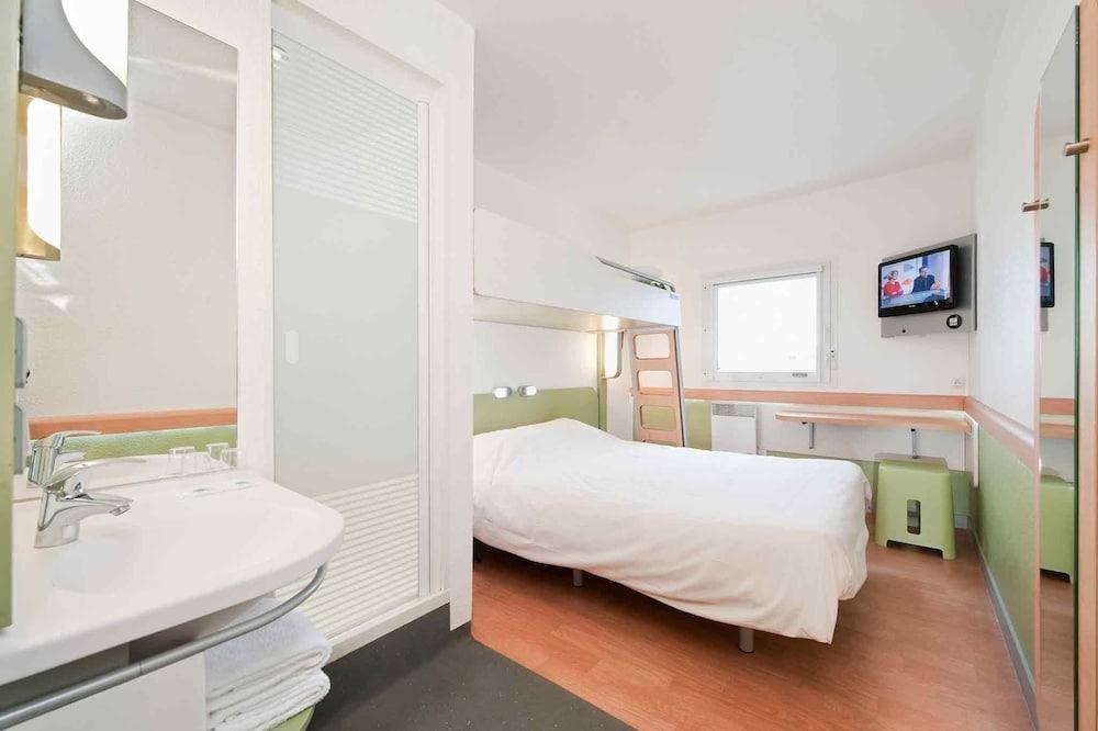 ibis budget Manchester Centre Pollard Street photo 1
