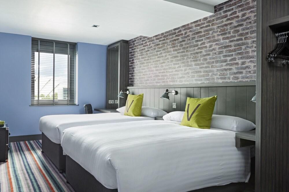 Village Hotel Glasgow photo 4
