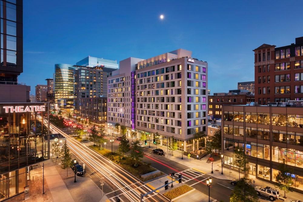 YOTEL Boston