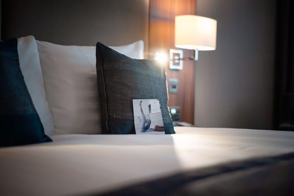 Crowne Plaza London Heathrow T4 by IHG photo 2