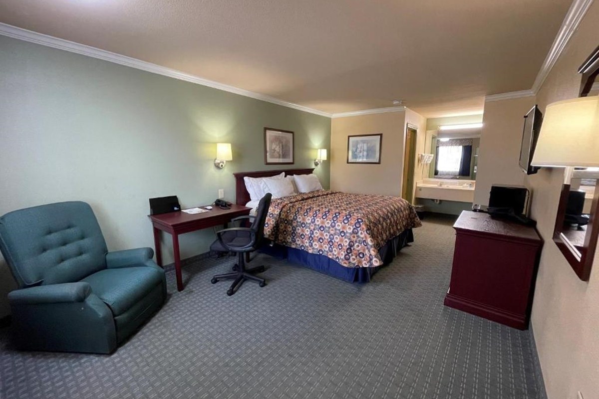 AMERICAS BEST VALUE INN HOUSTON/HOBBY AIRPORT photo 2