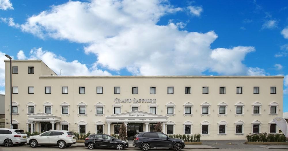 Grand Sapphire Hotel