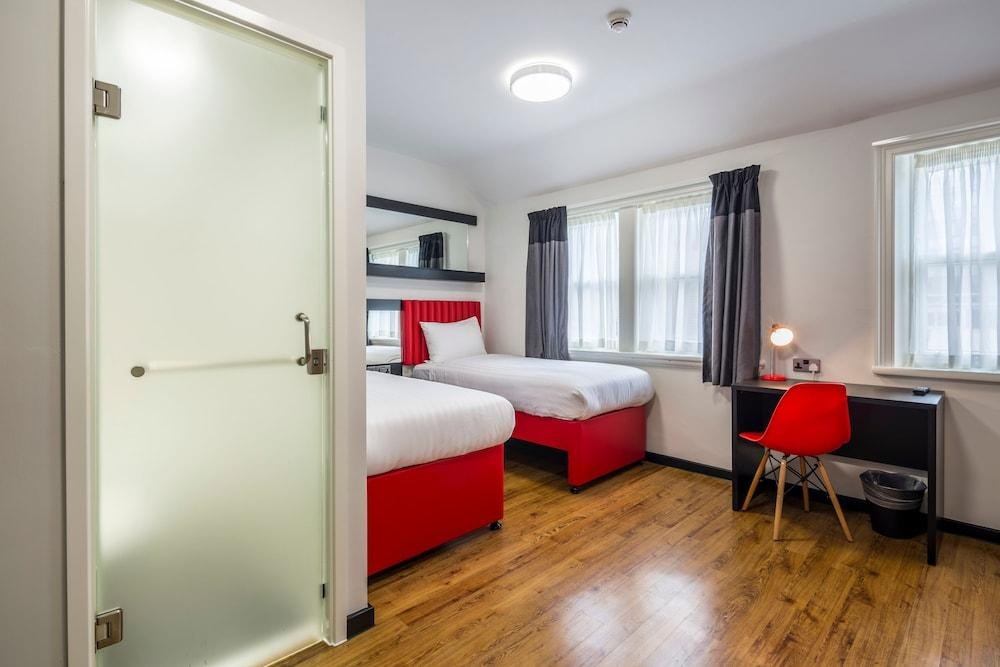 Tune Hotel Liverpool photo 3
