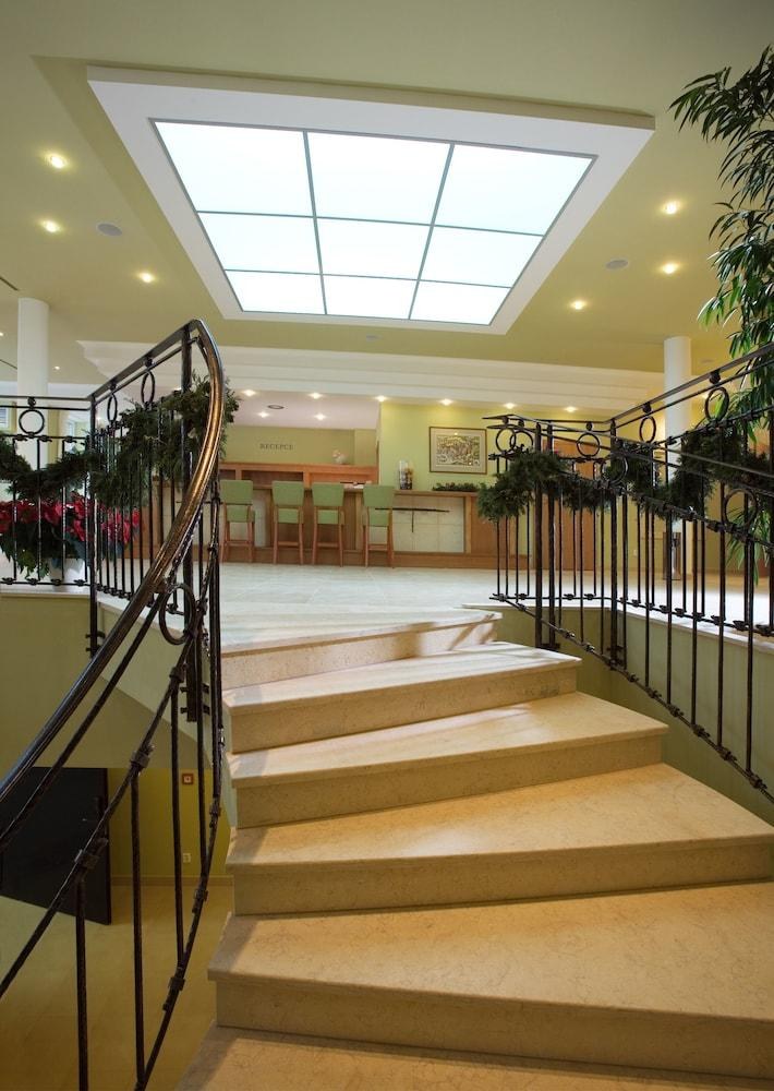 Dolce Villa Hotel photo 1