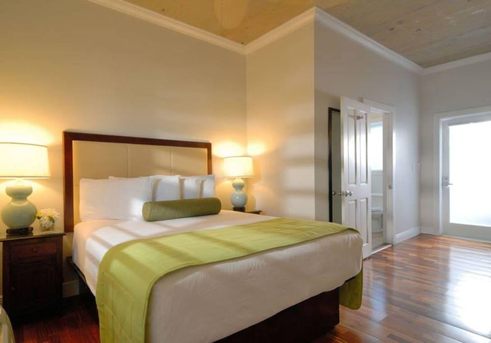 Lighthouse Hotel - Key West Historic Inns photo 1