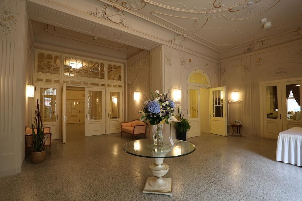 Grandhotel AMBASSADOR National House photo 1