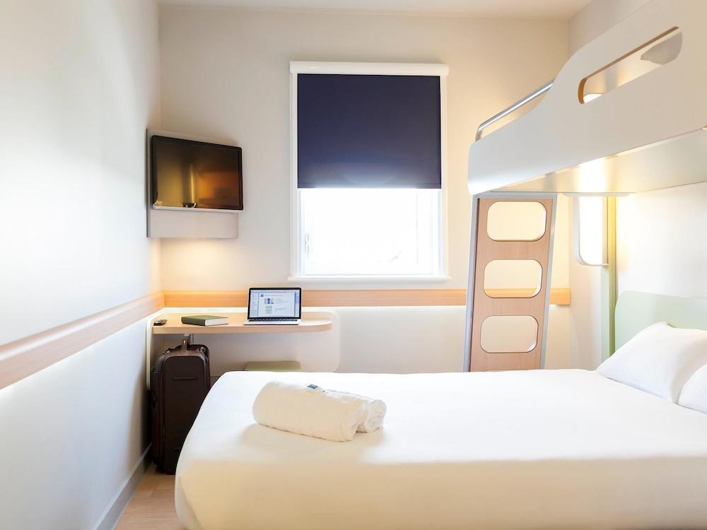 ibis budget Edinburgh Park photo 2