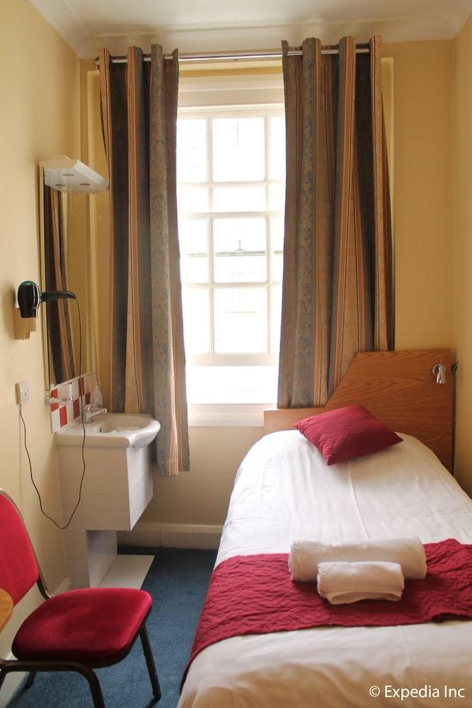 OYO Bakers Hotel, London Victoria photo 3