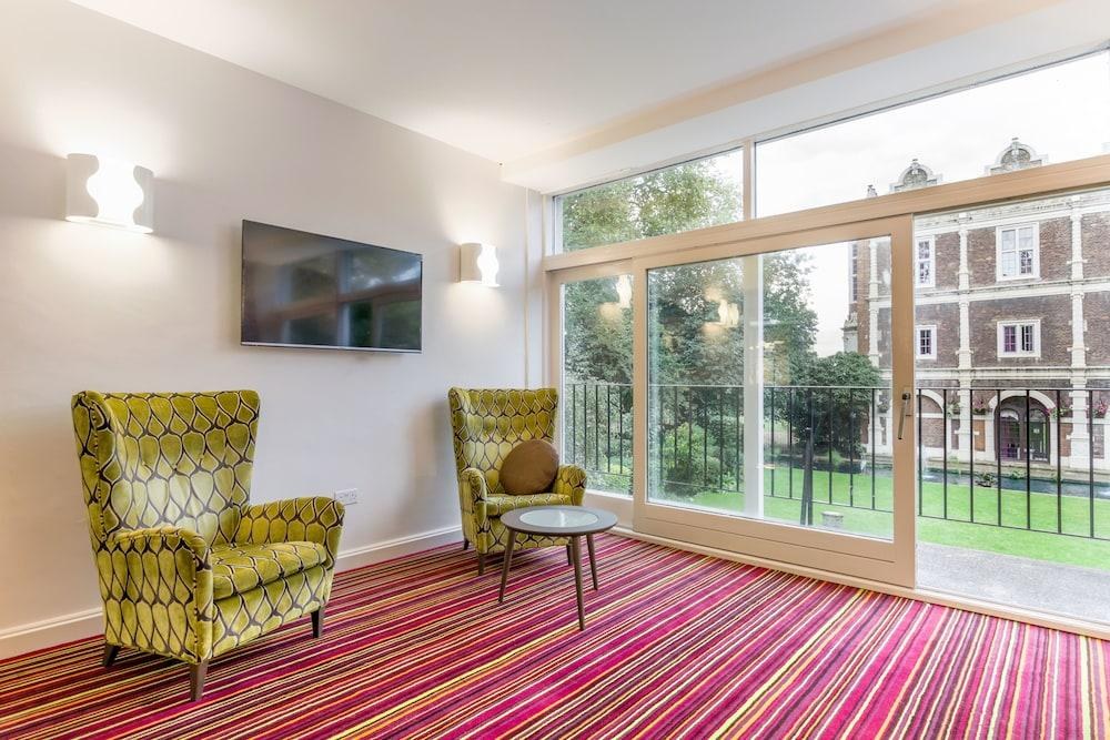 Safestay London Kensington Holland Park photo 4