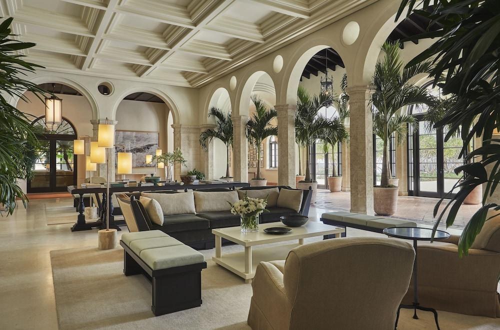 Four Seasons Hotel at The Surf Club photo 1
