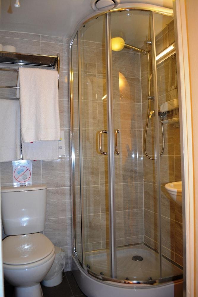 Falcon Hotel photo 3