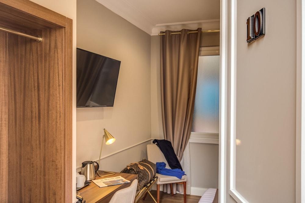 Charme Spagna Boutique Hotel photo 2