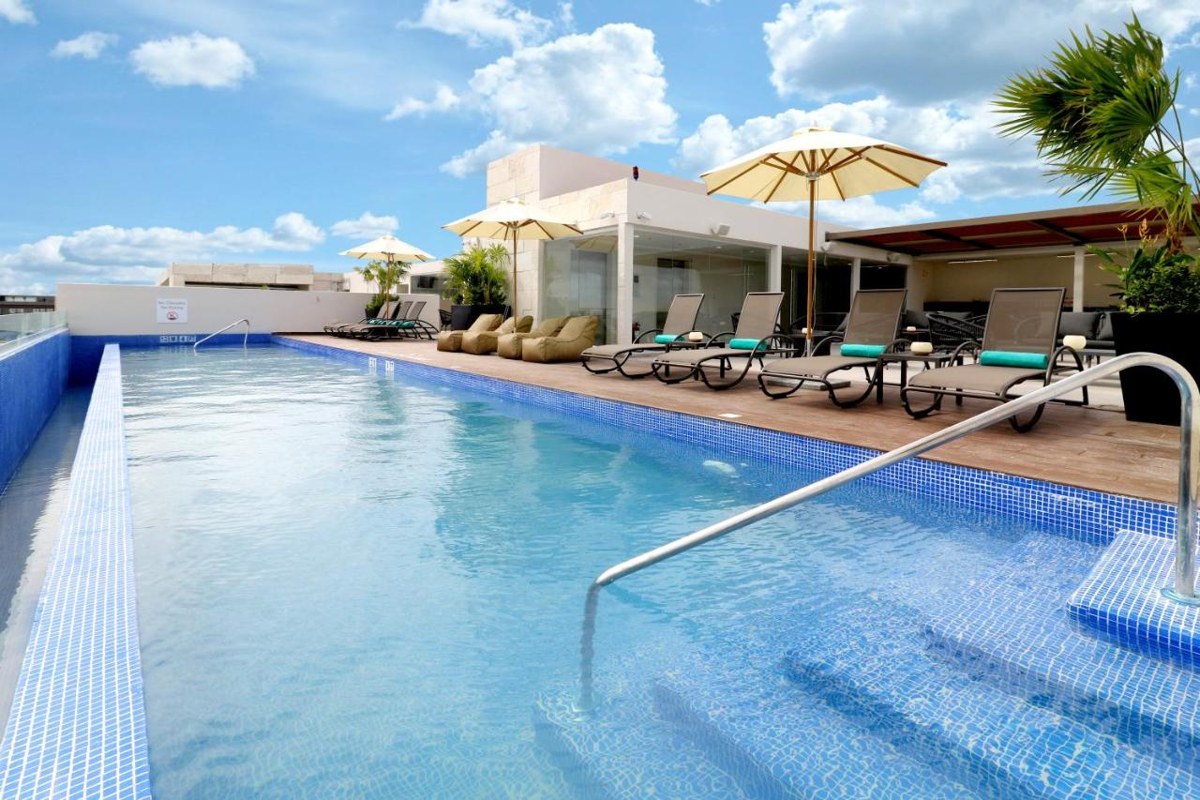 HOLIDAY INN EXPRESS & SUITES PLAYA DEL CARMEN photo 1