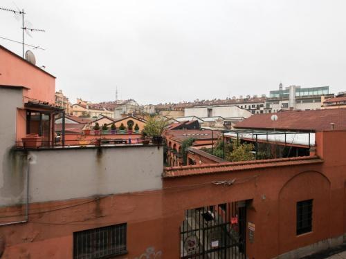 with FREE PARKING - con Parcheggio incluso - The Boheme Navigli - Quiet & comfy vintage Junior Suite