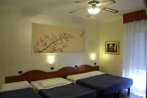Hotel America photo 2