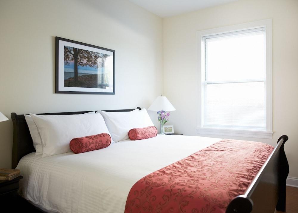 The Guesthouse Hotel photo 2