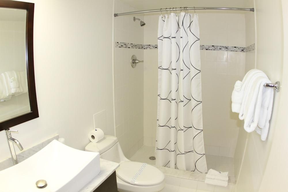OCEAN PARADISE APARTMENTS photo 3