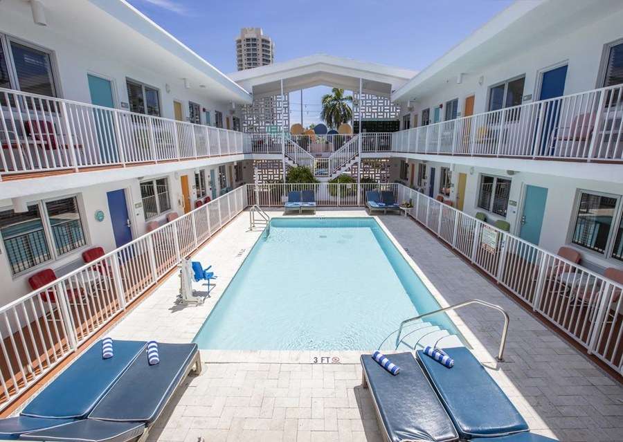WATERSIDE HOTEL