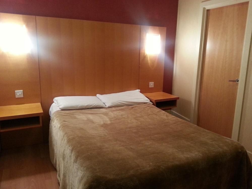 Berkeley Court Hotel photo 1