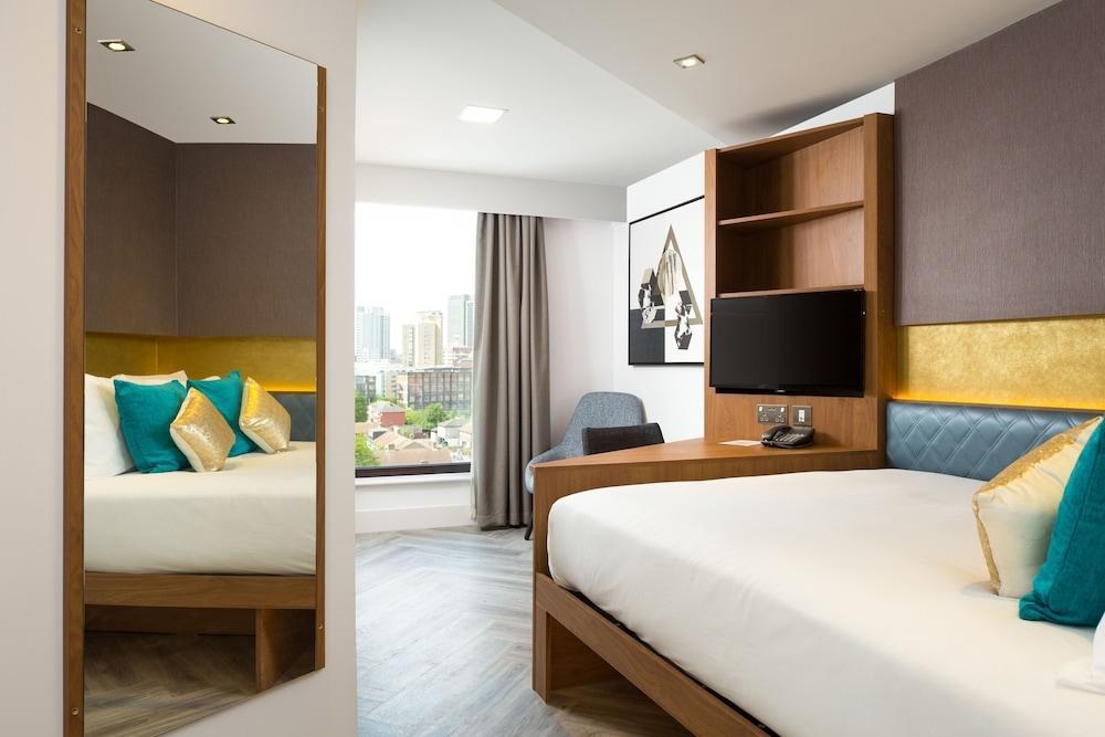 Roomzzz London Stratford photo 2