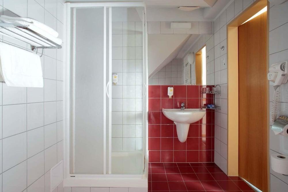 Hotel Chvalska Tvrz photo 3