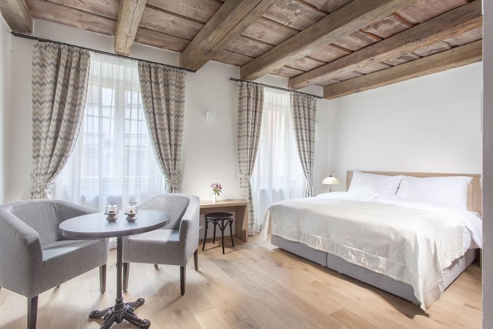 Hotel At the White Lily photo 1