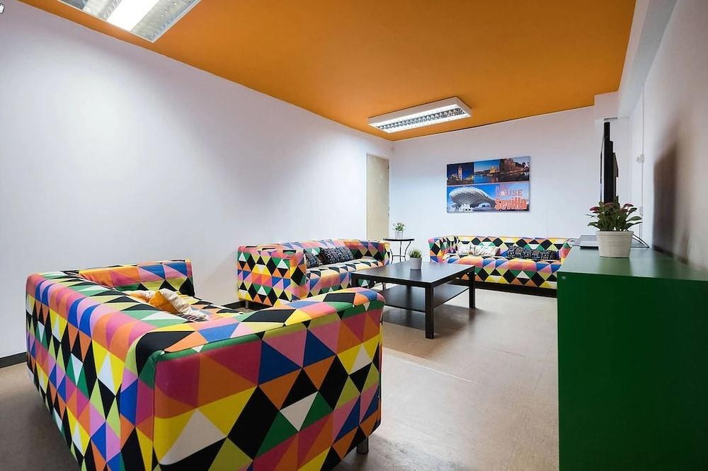 Arc House Barcelona - Hostel photo 3