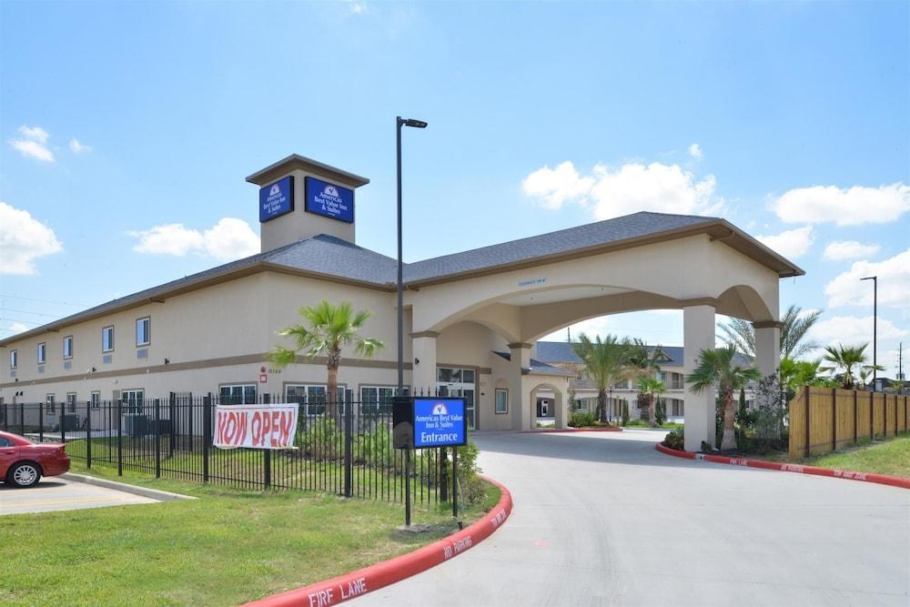Regency Inn & Suites- NW Houston
