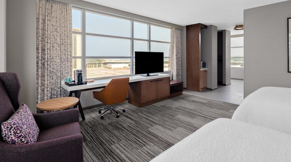 Hilton Garden Inn Chicago McCormick Place photo 2