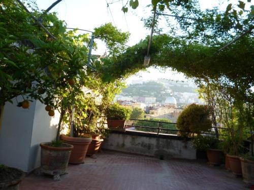 COME D'INCANTO A NAPOLI
