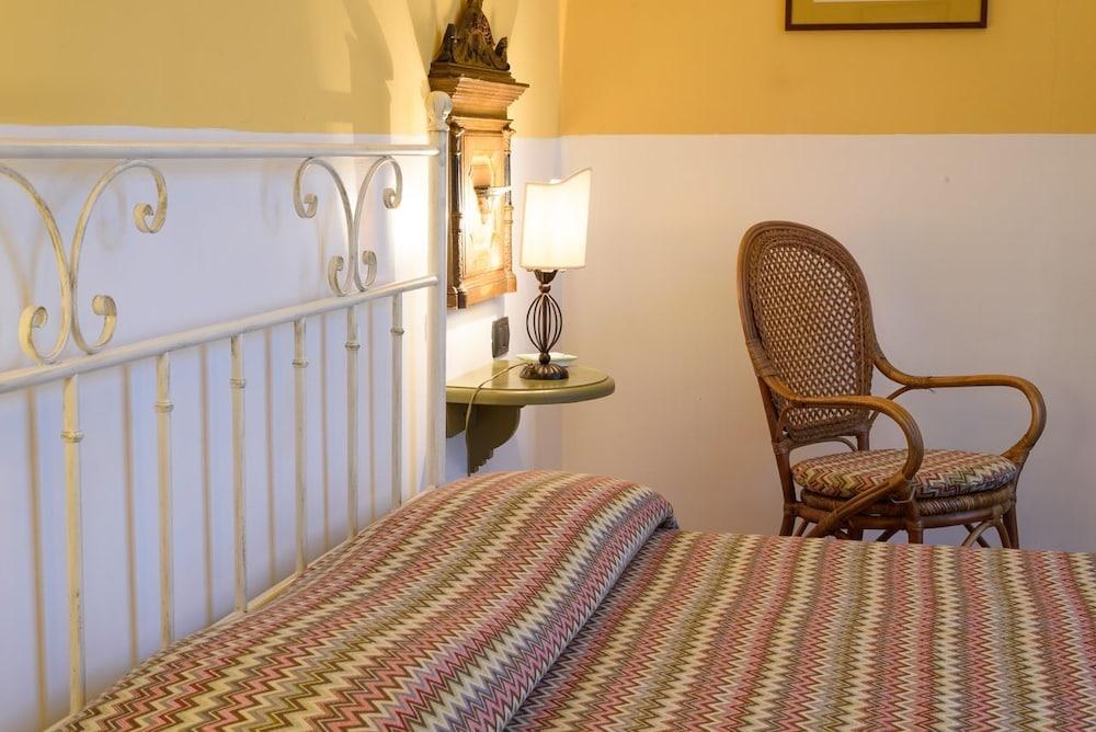 Hotel Mergellina photo 1
