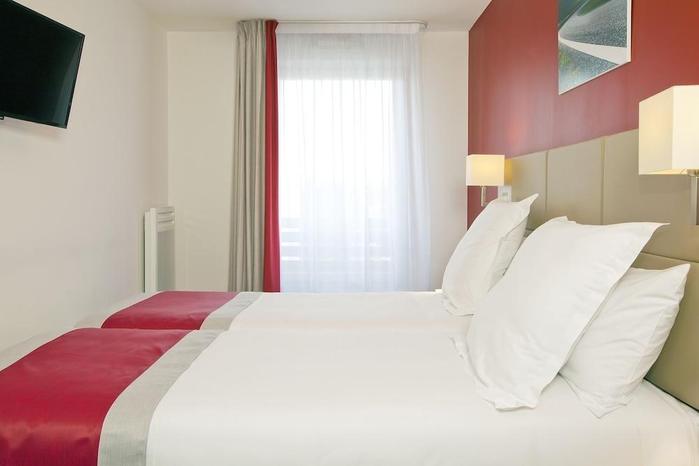 SEJOURS & AFFAIRS PARIS BAGNEUX photo 1