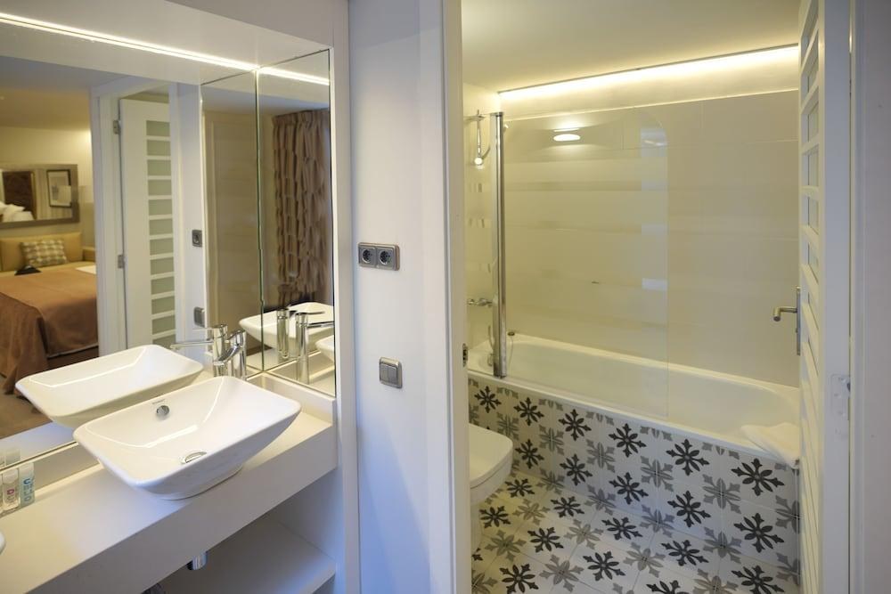 Serennia Fira Gran Via Exclusive Rooms photo 3