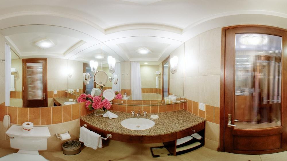 Hotel Giraffe by Library Hotel Collection photo 2