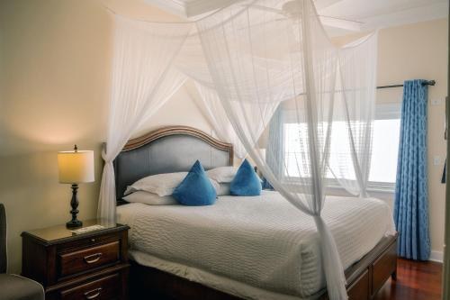 AVALON BED AND BREAKFAST photo 2