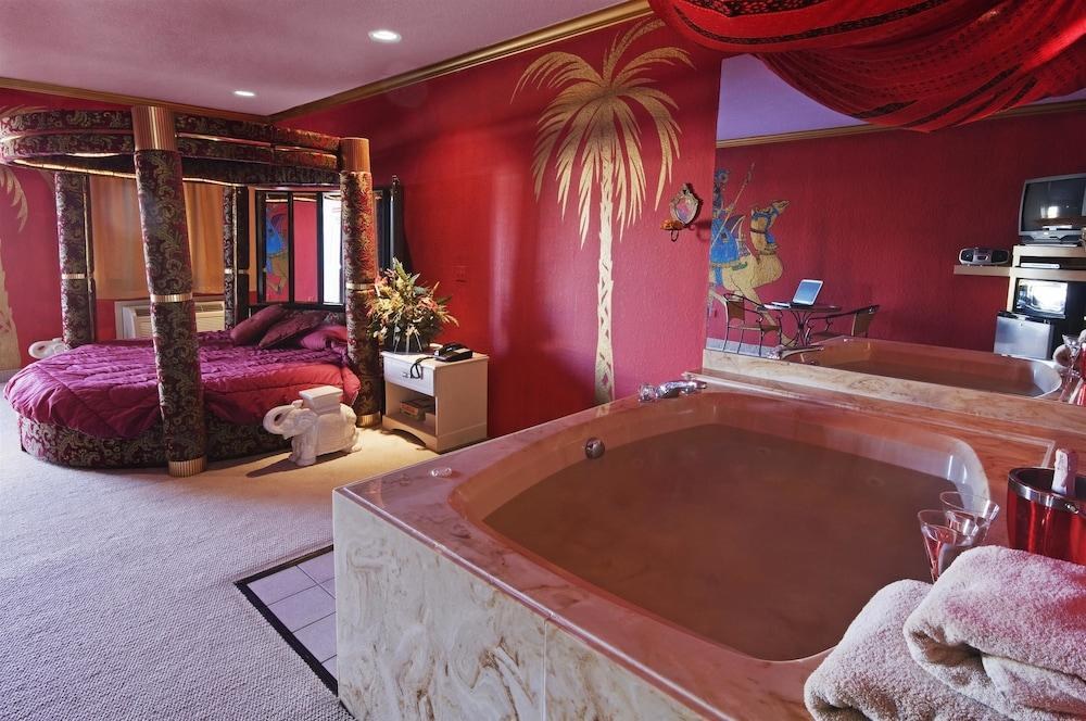 Americas Best Value Platinum Inn & Suites photo 1