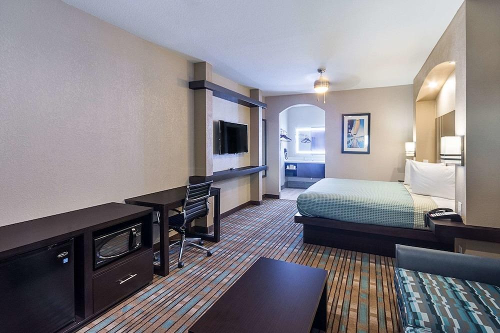 Econo Lodge Inn & Suites Houston NW-Cy-Fair photo 2