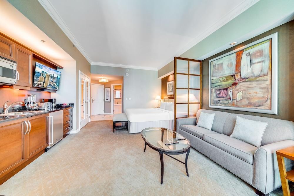 Jet Luxury at The Signature Condo Hotel photo 1