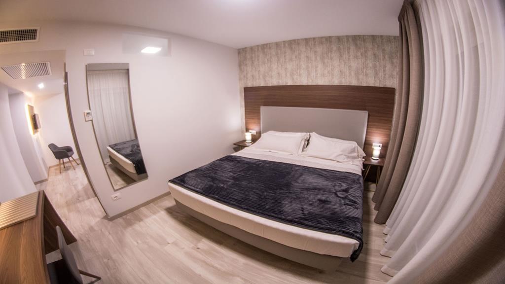 8 Room Hotel photo 3