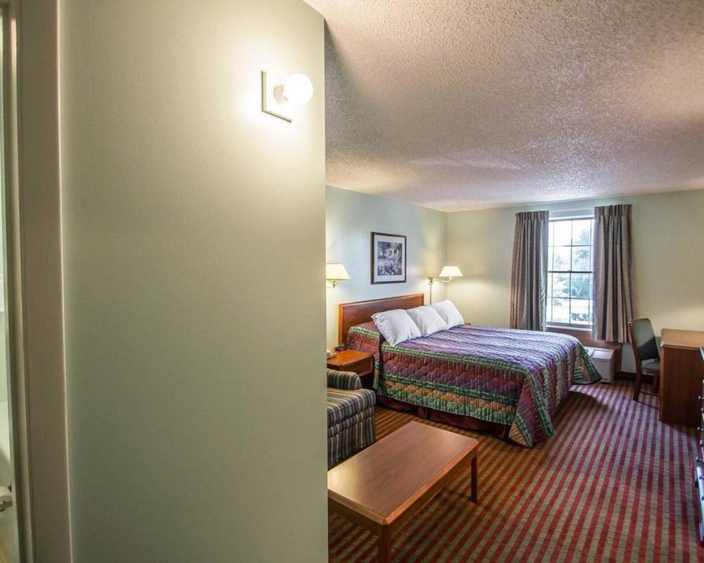 Rodeway Inn Lakeville photo 1