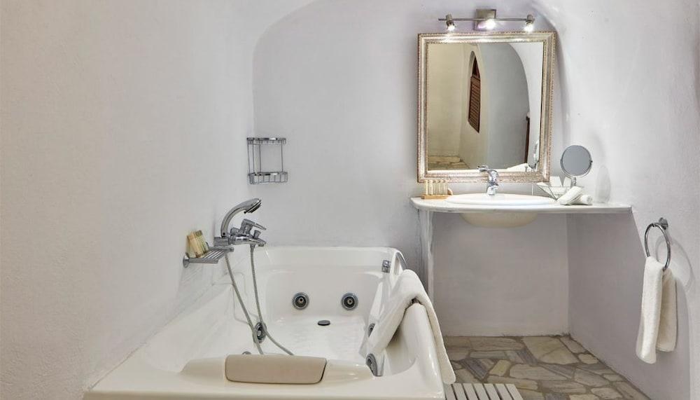 La Maltese Private House Imerovigli photo 3